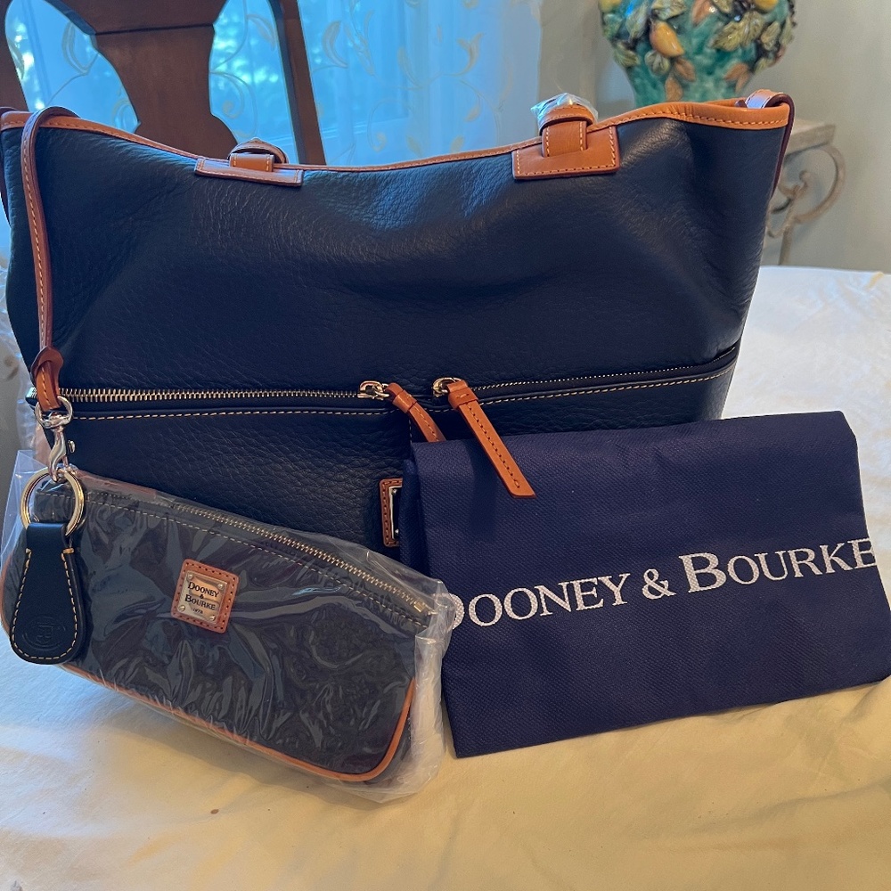 NEW! Navy Blue Dooney & Bourke Pebble Leather Convertible Shopper Tote